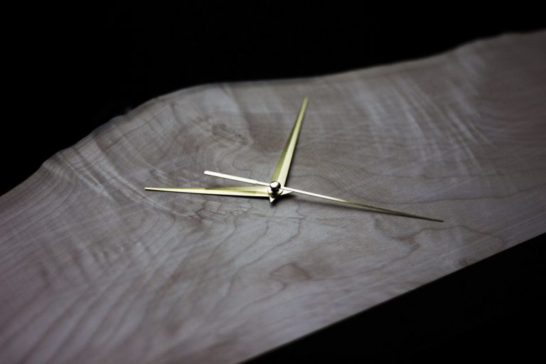 wooden-wallclock-clock-valovic